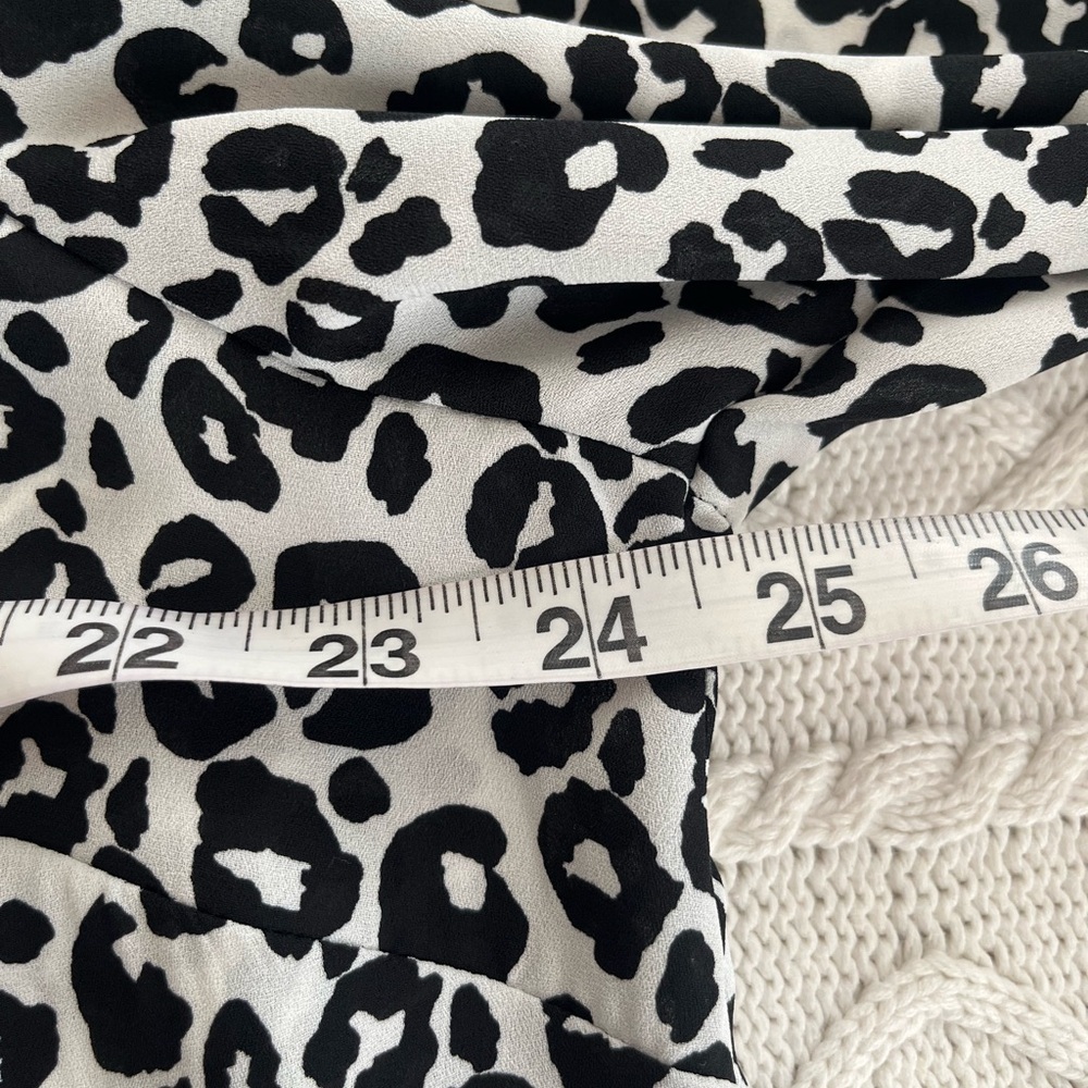 CJ Banks Black and White Animal Print Blouse Women’s Size 1X - Picture 15 of 16